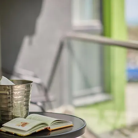 Fanta Sea N Pool 公寓 那沃达利